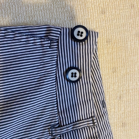 Cute!!! Seersucker Capris - Picture 3 of 6